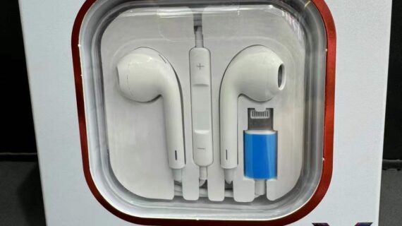 High Quality Earphones with Lightning connector